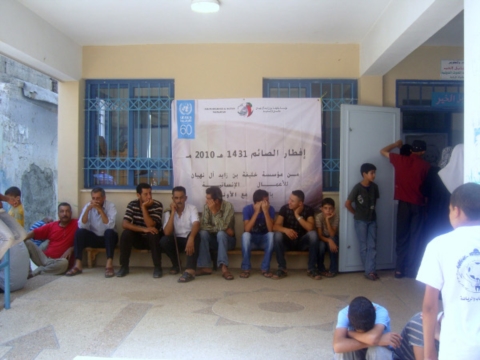 مؤسسة خليفة بن زايد للأعمال الانسانية تبدأ تنفيذ أكبر مشروع لتوزيع الطرود الغذائية في فلسطين