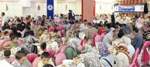 مؤسسة خليفة الانسانية تواصل برنامجها الخيري في تونس واسطنبول وباكستان