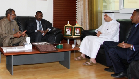 مدير عام خليفة الإنسانية ووزير سوداني يبحثان التعاون التنموي والإغاثي