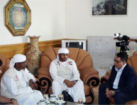 خليفة الإنسانية توزع ألف طرد غذائي على النازحين في كريتر