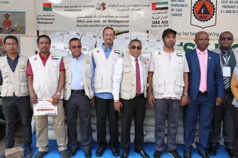 بتوجيهات رئيس الدولة ودعم محمد بن زايد : الامارات تقدم مساعدات غذائية عاجلة لـ 32 ألف أسرة في مدغشقر