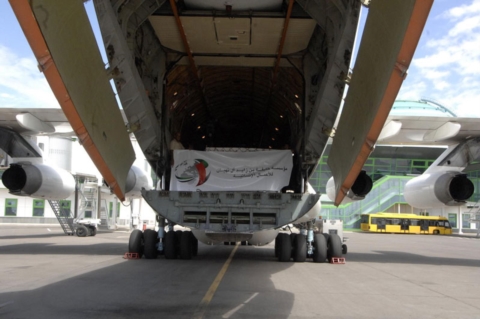 مؤسسة خليفة الإنسانية تدشن مشروع توزيع التمور بأكثر 240 طنا إلى 15 دولة