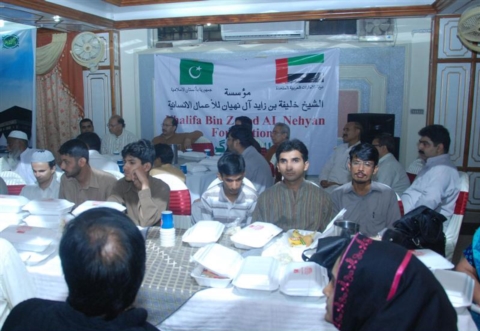 مؤسسة خليفة الانسانية تقيم موائد إفطار في باكستان والأرجنتين والبرتغال