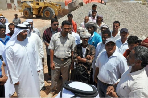 وفد مؤسسة خليفة الإنسانية يوزع مساعدات على أهالي جزيرة سقطرى اليمنية