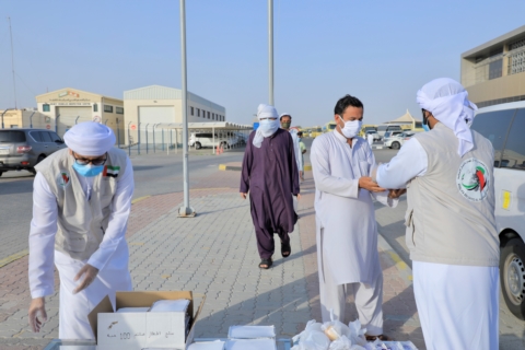 مؤسسة خليفة الإنسانية توزع 2.7 مليون وجبة خلال رمضان بأبوظبي ودبي