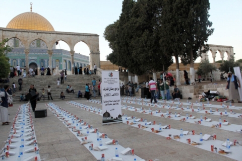 إفطار لخمسة آلاف صائم في المسجد الاقصى ليلة القدر