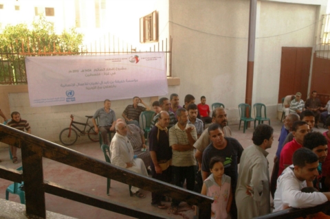 خليفة للأعمال الإنسانية تواصل توزيع إفطاراتها الرمضانية في قطاع غزة