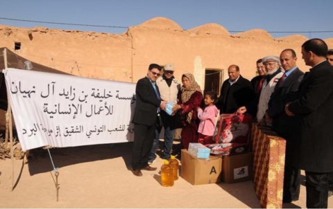 مؤسسة خليفة الإنسانية توزع مساعدات شتوية على 4500 أسرة تونسية