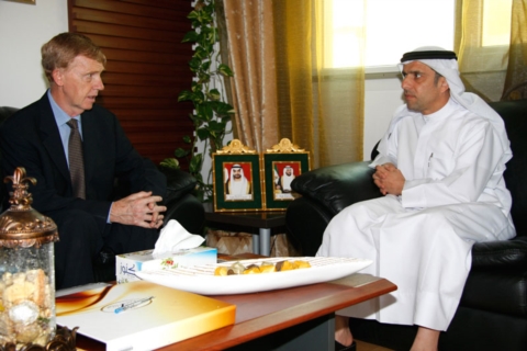 الأنروا تشيد بدعم مؤسسة خليفة الإنسانية للاجئين الفلسطينيين