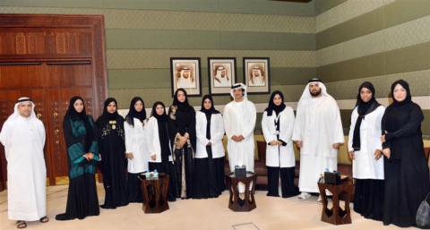 منصور بن زايد: المساعدات الإماراتية تجسيد لرؤية خليفة الإنسانية