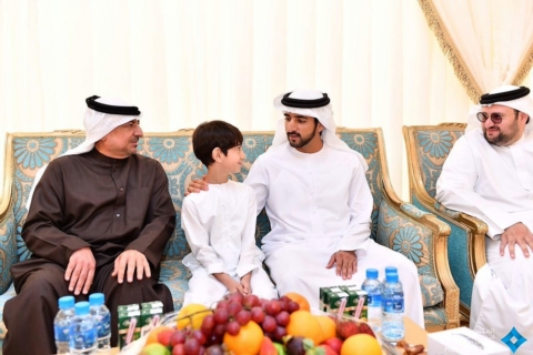 حمدان بن محمد يقدم واجب العزاء في شهيد الواجب والانسانية محمد البستكي