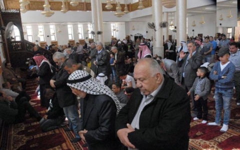 6500 يؤدون صلاة الجمعة في مسجد الشيخ خليفة بالقدس
