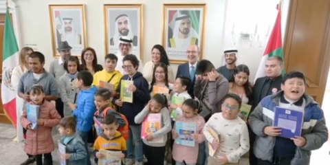 مؤسسة خليفة الإنسانية تتبرع بمجموعة كتب بطريقة "برايل" لأصحاب الهمم في المكسيك