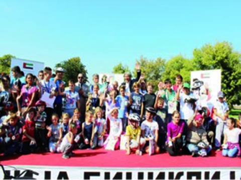 مؤسسة خليفة الإنسانية تقدم هدايا لذوي الاحتياجات الخاصة في بلغراد