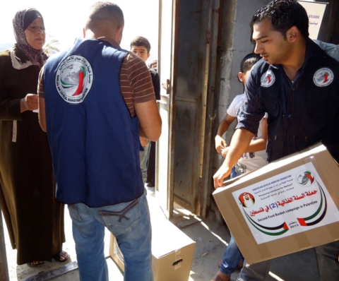 خليفة للأعمال الإنسانية تواصل تنفيذ مشروع إفطار صائم في الأراضي الفلسطينية