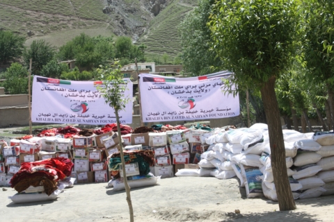 تنفيذاً لتوجيهات رئيس الدولة مؤسسة خليفة الإنسانية تقدم مساعدات لمنكوبي الانهيارات الأرضية بأفغانستان