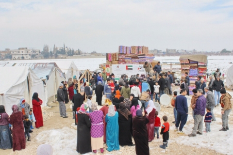 فريق مؤسسة خليفة للأعمال الإنسانية يوزع مساعدات شتوية على خمسة آلاف لاجئ ومتضرر في لبنان