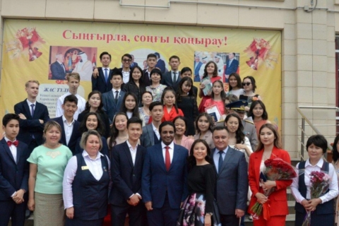 تخريج طلبة "مدرسة خليفة بن زايد" في نور سلطان