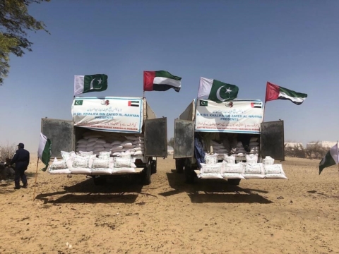 مؤسسة خليفة الإنسانية توزع 200 ألف كيس طحين و40 طن تمور في باكستان