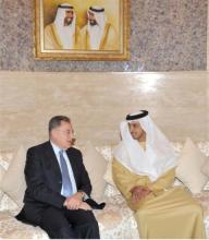 منصور بن زايد يستقبل السنيورة