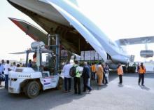 بتوجيهات رئيس الدولة ومتابعة منصور بن زايد .. مؤسسة خليفة الإنسانية ترسل مساعدات غذائية وطبية إلى السودان